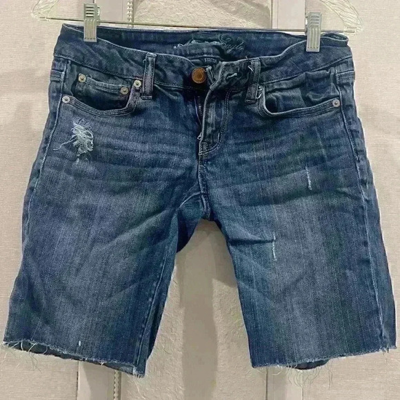 American eagle | distressed Shorts Sz 4 | EUC - Picture 1 of 5